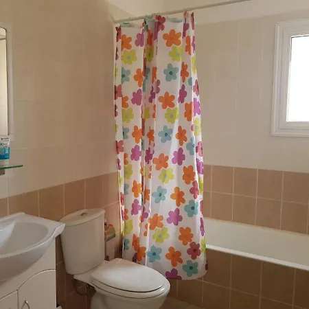 Iris Village 2 Bedrooms 2 Baths דירה פאפוס