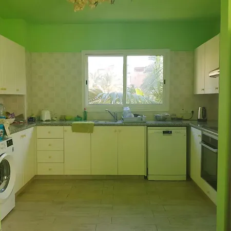 Iris Village 2 Bedrooms 2 Baths פאפוס